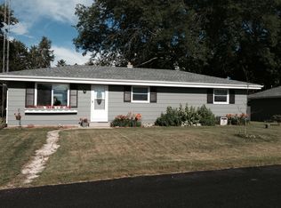 2342 N 3rd Ln, Oconomowoc, WI 53066
