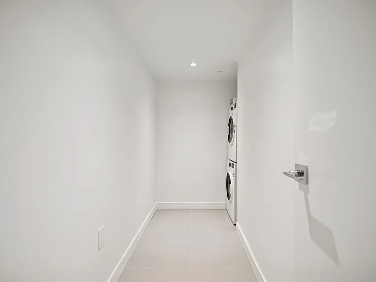 1107 Richards St #201 — Photo 13