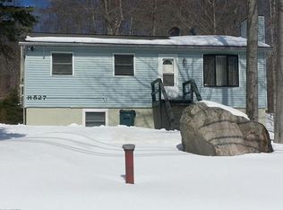 991 Country Place Dr, Tobyhanna, PA