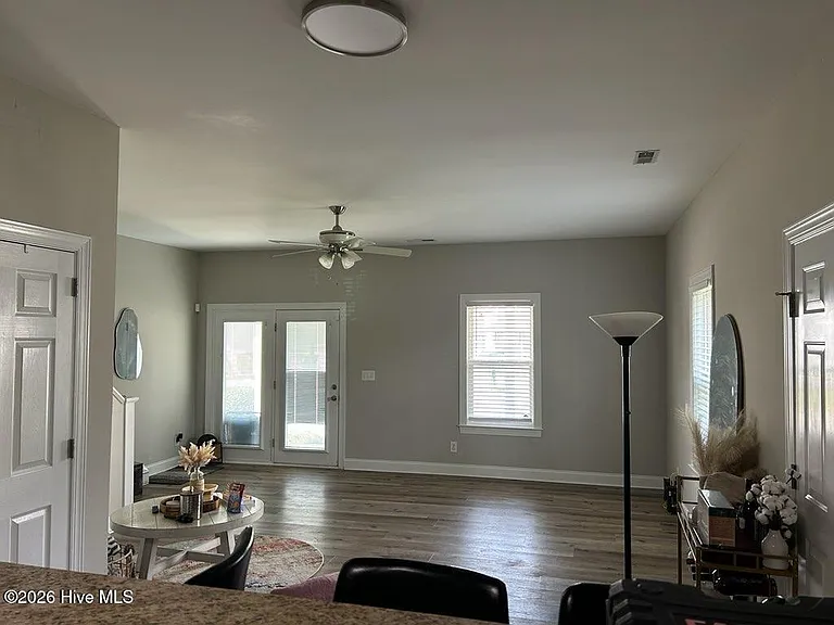 3234 Belmont Cir — Photo 4