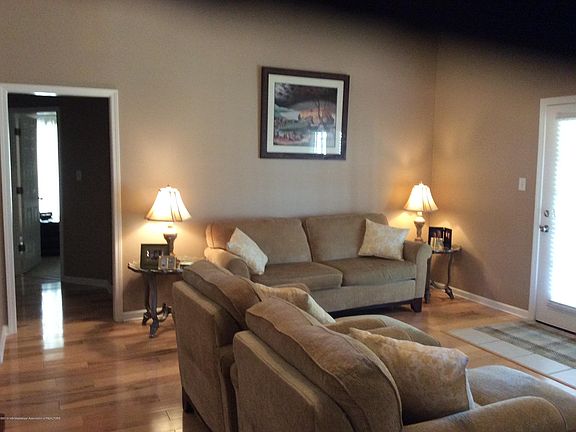 3rd image of 1081 Warwick Pl