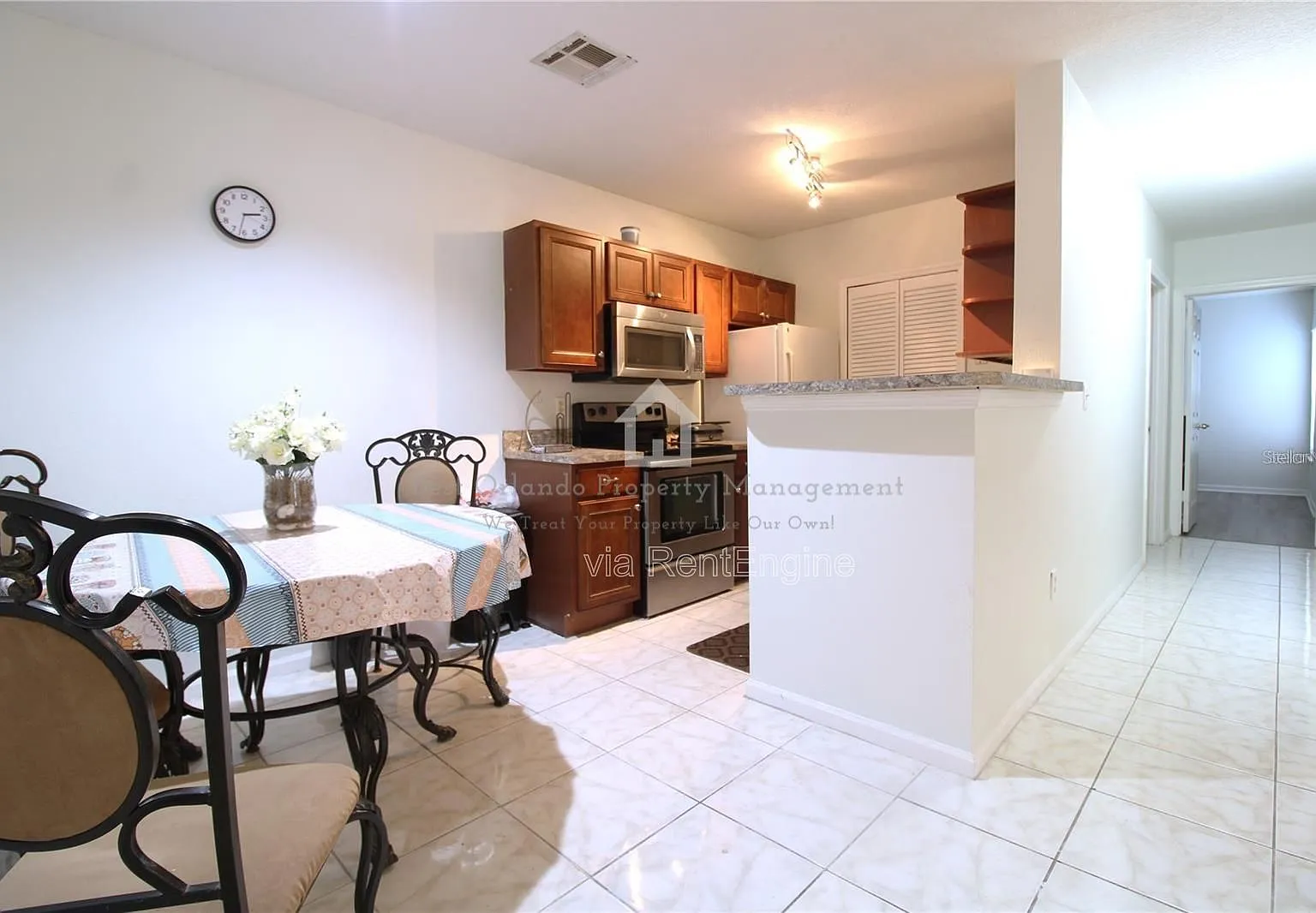 3 bed, 2.0 bath, 1199 sqft, $1,900 — Photo 4