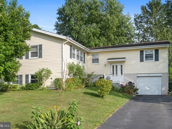 39 Worral Dr, Newark, DE 19711