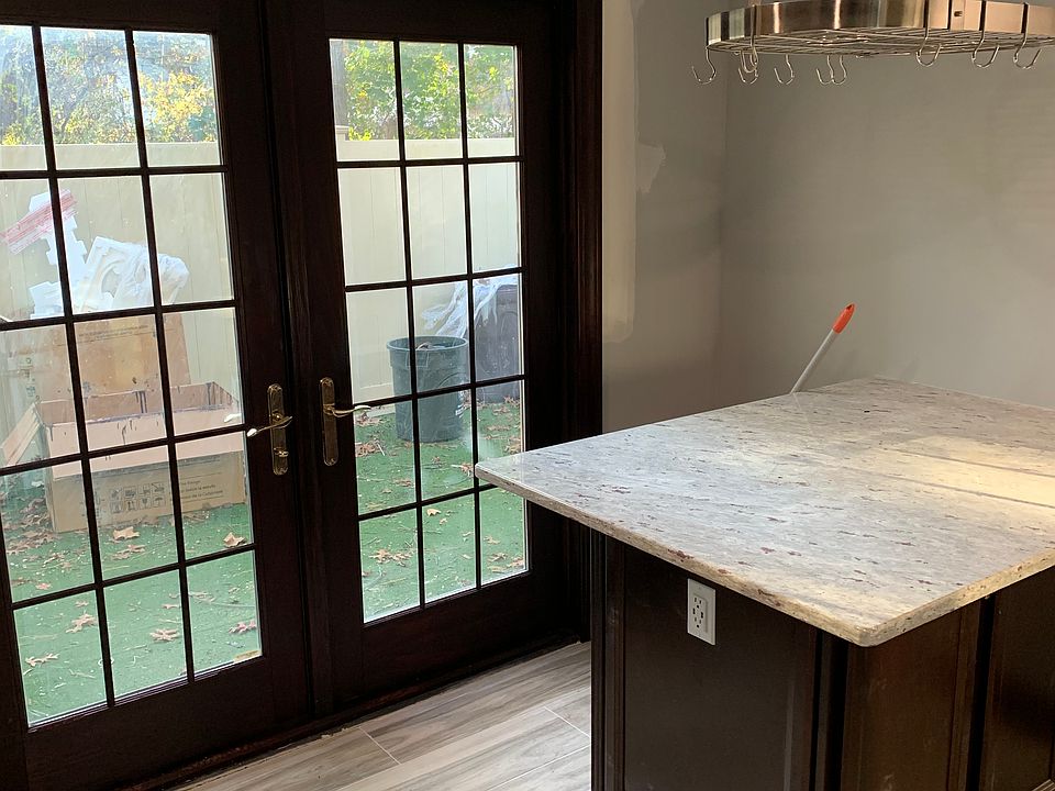 2nd image of 50 Briar Hill Ct