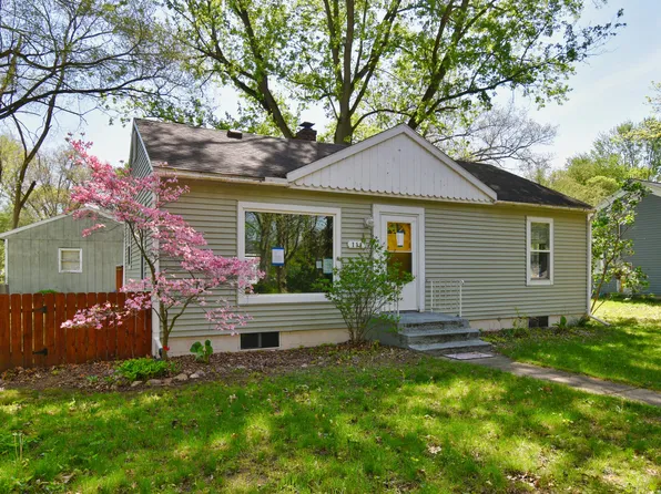 111 S State St, Paw Paw, MI 49079