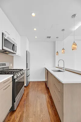 Sold by Bond New York | media 14