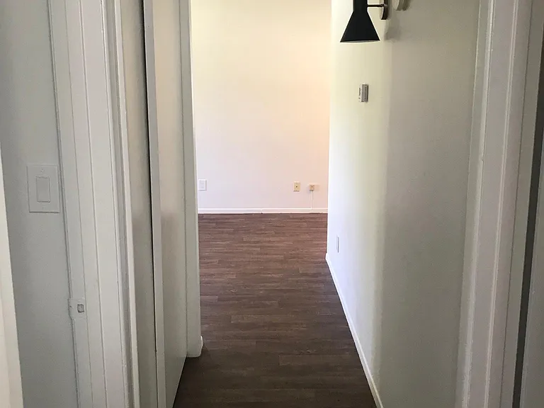 914 W Glendale Ave #5 — Photo 4