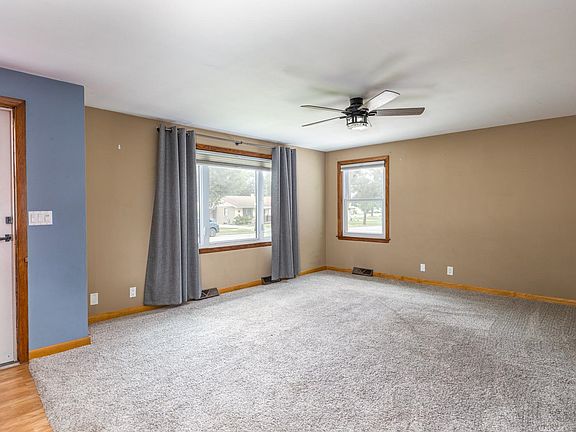 3rd image of 509 Margaret St