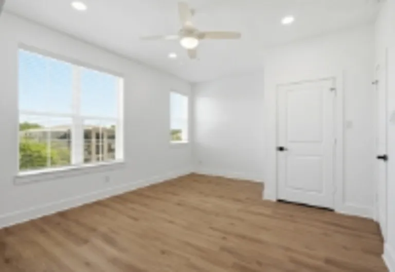 3323 S University Dr — Photo 29
