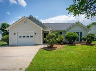 238 English Oak Rd, Fletcher, NC 28732