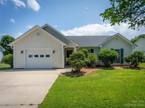 238 English Oak Rd, Fletcher, NC 28732