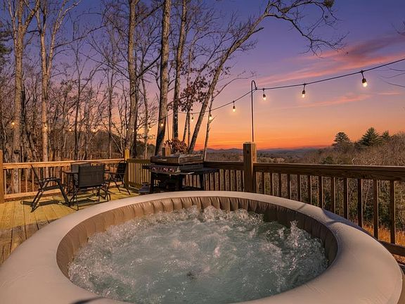 2nd image of 465 White Oak Cir