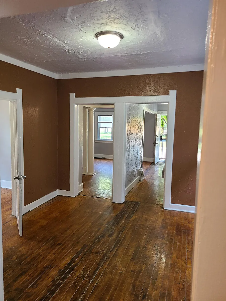 Building Photo - 2515 W Cherry St #LOWER