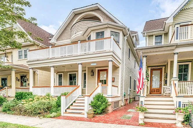 5 bed, 2200 sqft, $3,750 — Photo 1
