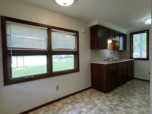 3rd image of 2203 S Saint Aubin St Unit 1