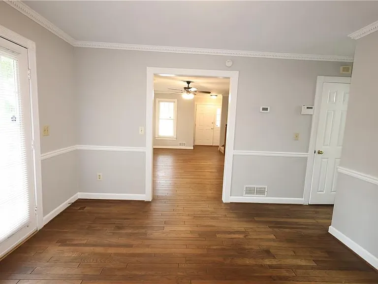 1359 Oakengate Dr — Photo 13