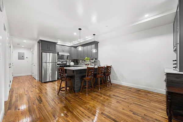 Sold by Ilite Realty Inc | media 17