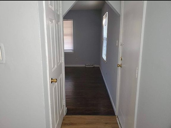 5th image of 2640 N 33rd St
