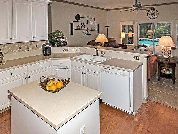 5th image of 329 Lauden Ct