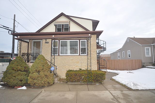 1st image of 3139 N Oconto Ave