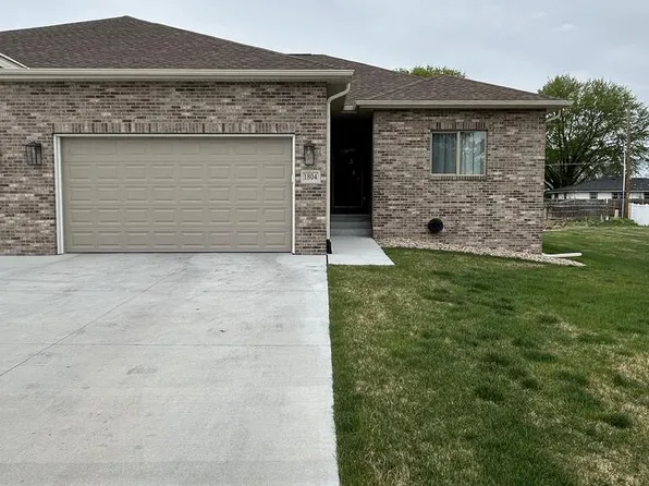 1804 Del Mar Cir, Grand Island, NE 68803