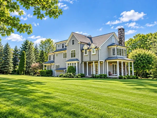 2 Stonegate Ln, Dover, MA 02030