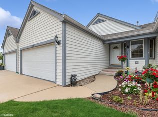 1409 Garnet Ct, Gurnee, IL 60031