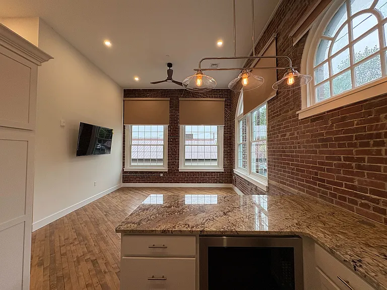 401 N Warren St #101 — Photo 4