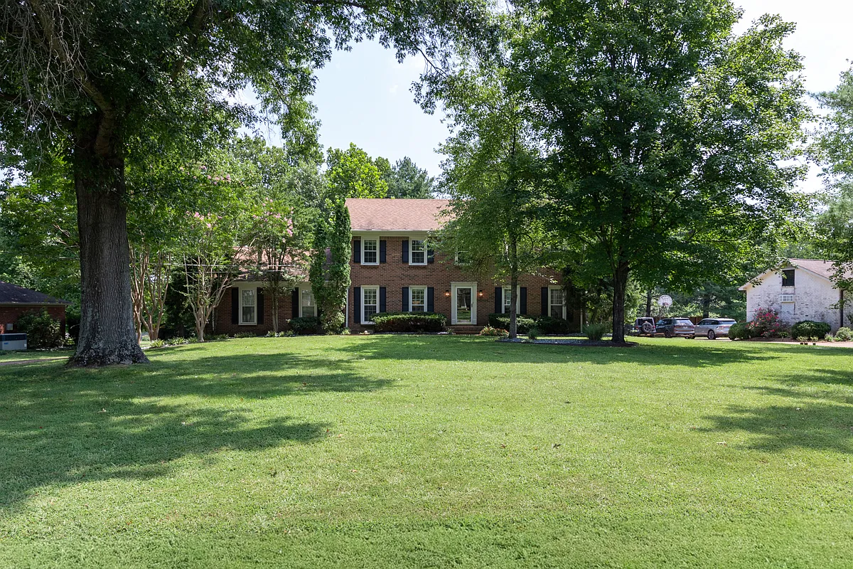 3 bed, 2.5 bath, 2676 sqft, $4,500 — Photo 2