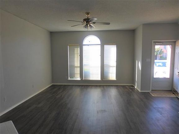 5th image of 7100 Park Creek Cir W