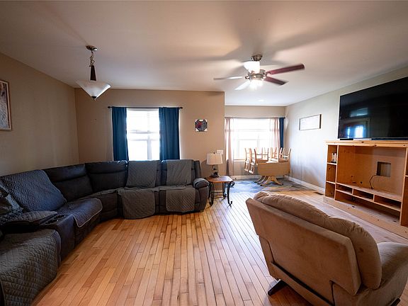 3rd image of 2565 Overlook Blvd