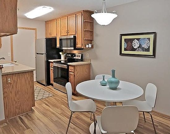 5th image of 3163 Manitou Dr #3