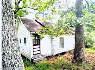 422 E Poplar Street, Bladenboro, NC 28320