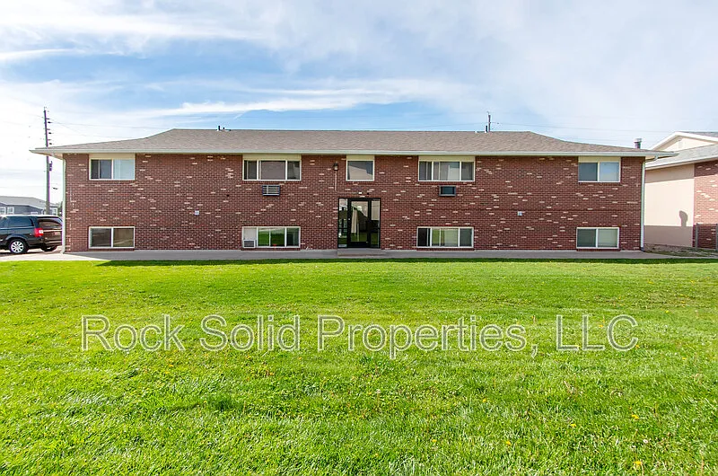 1 bed, 1.0 bath, 700 sqft, $950 — Photo 2