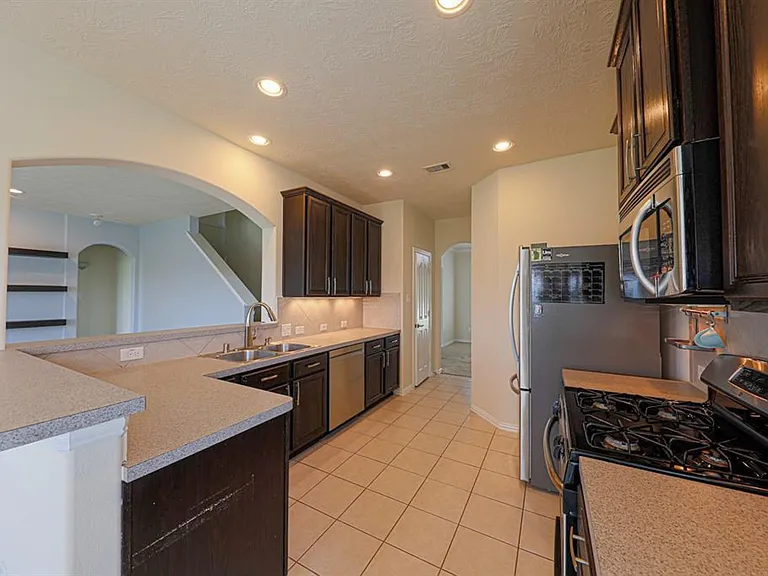 140 Avery Springs Ln — Photo 9