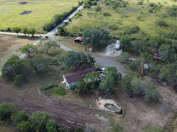541 County Road 396, Kenedy, TX 78119