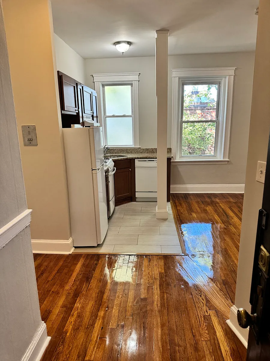 Building Photo - 1193 Commonwealth Ave #22