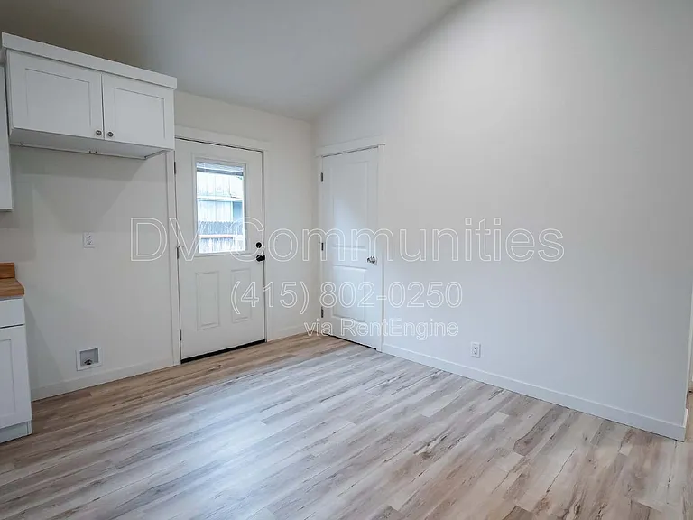 1246 Hughes St — Photo 20