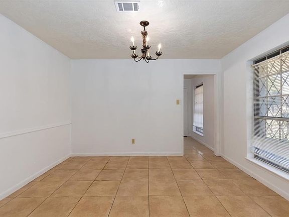 4th image of 3118 Mission Valley Drive