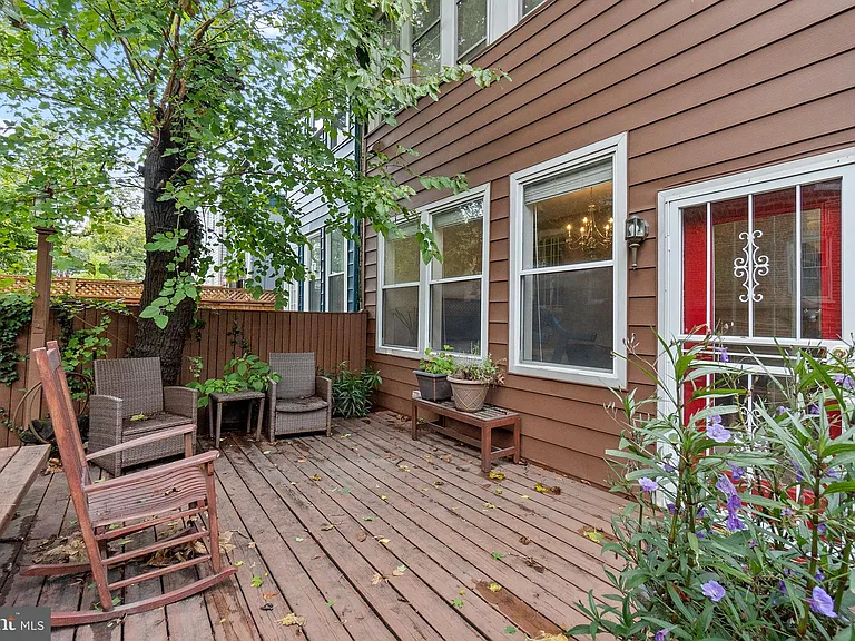 1501 Crittenden St NW — Photo 43