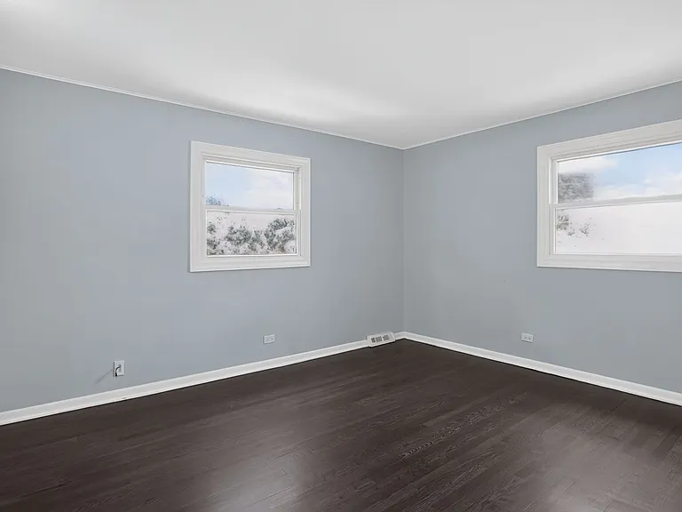 1702 N Beech Rd — Photo 30