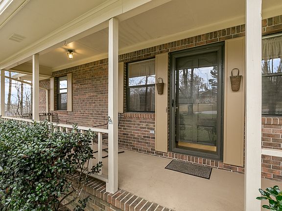 5th image of 4704 Rolling Green Dr