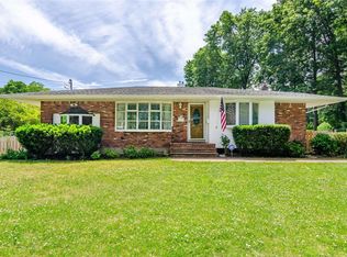 23 Mangin Rd, Commack, NY 11725