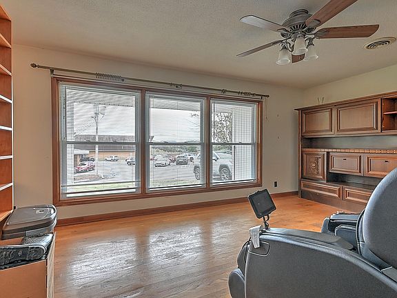 3rd image of 203 Church St