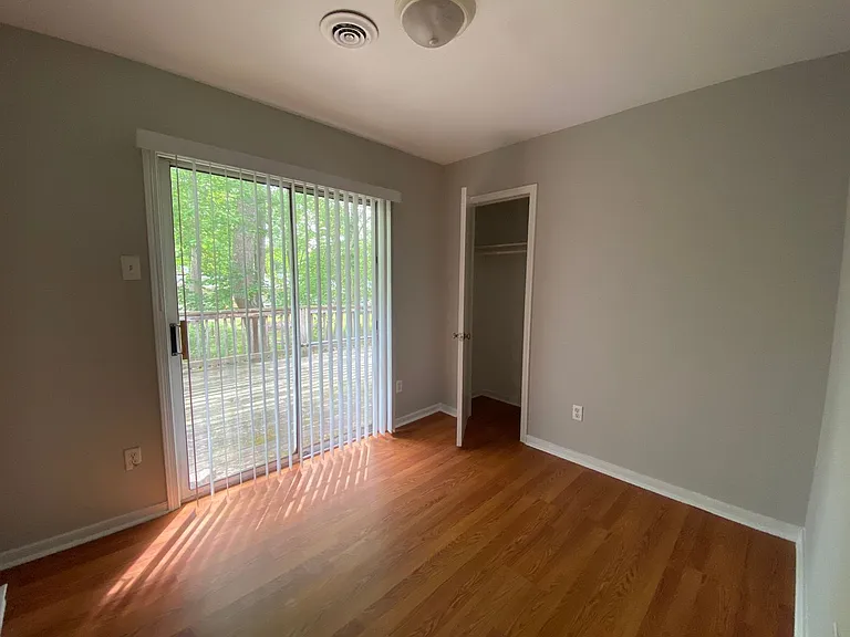 7505 Hawthorne Ave — Photo 8