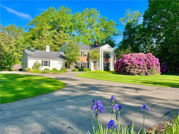 9646 Rollin Rd, Waite Hill, OH 44094