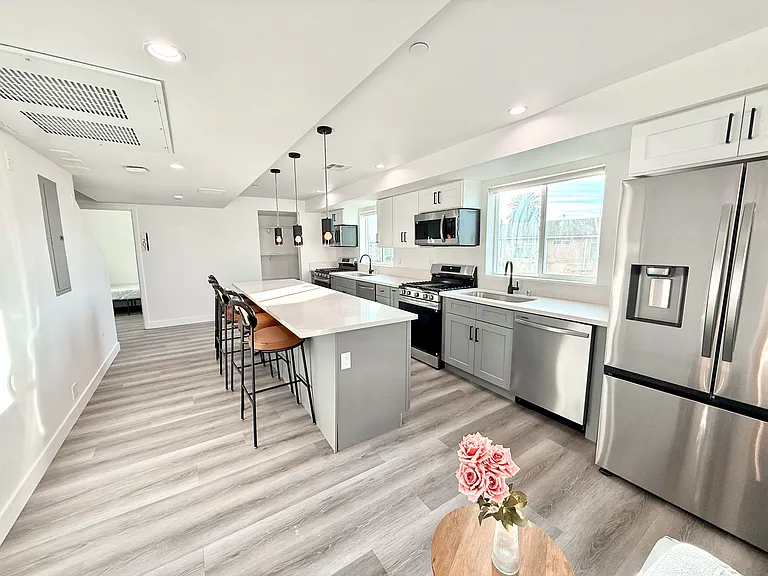 1329 W 36th St — Photo 9