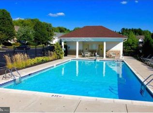 1008 Horseshoe Dr, Royersford, PA 19468