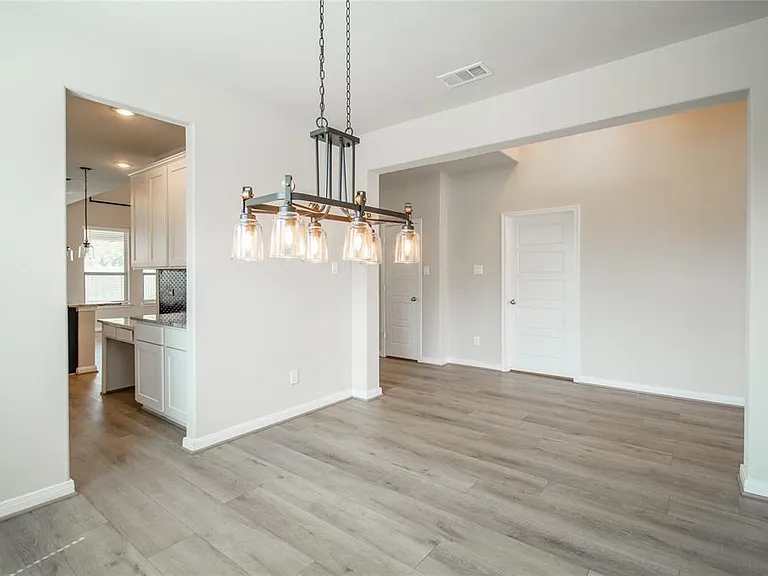 21449 Kings Guild Ln — Photo 34