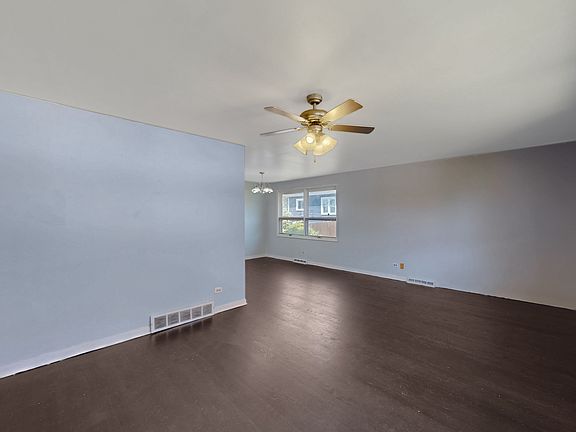 3rd image of 9224 Melvina Ave